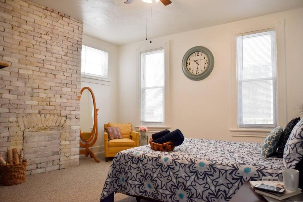 Perfect Pittsburgh Home Close To City & Airport Exterior photo